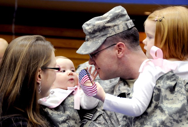 Fort Drum welcomes home 1st BCT Soldiers from Afghanistan