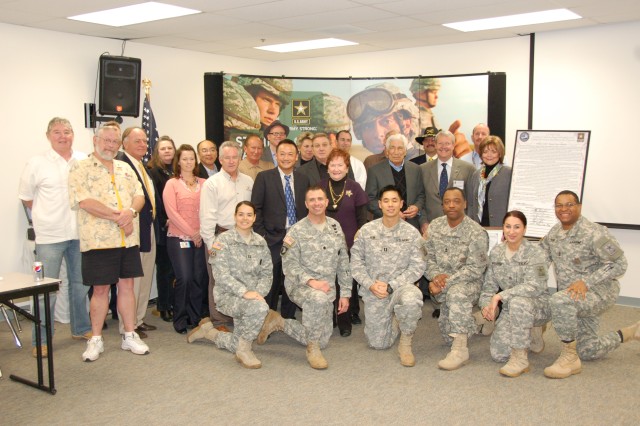 Southern California Recruiting Battalion Recognizes Local Army Supporters