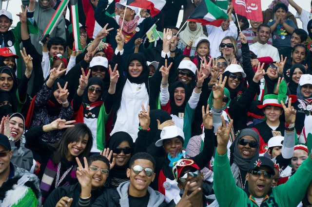 Kuwaiti crowd cheers 50/20 Parade