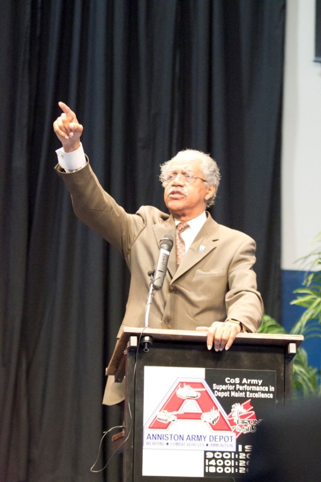 Rev. Kyles: &#039;Hold fast to your dreams&#039;