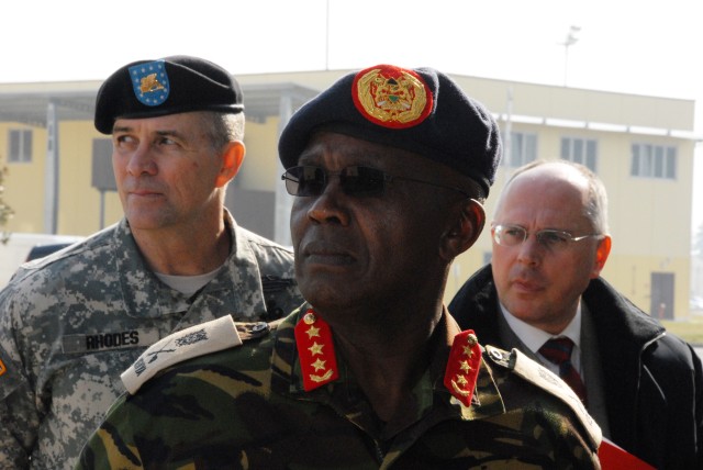 Kenyan Army Commander visits U.S. Army Africa