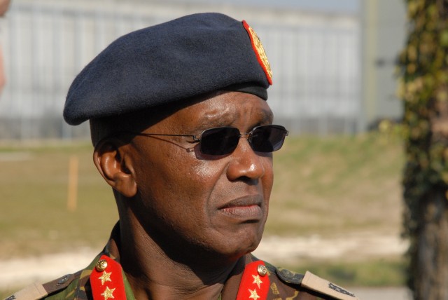 Kenyan Army Commander visits U.S. Army Africa