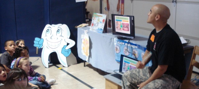 DENTAC Visits Fort Sam Houston Elementary