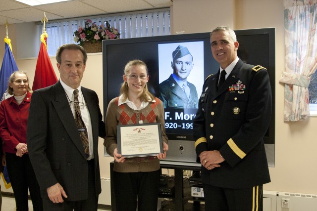 Lora Morgan receives grandfather&#039;s Bronze Star