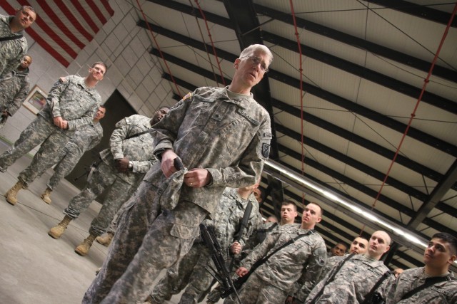 5th Signal Command Soldiers Deploy to Afghanistan