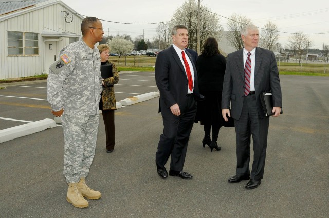 Brooks visits ACC facilities at Redstone Arsenal