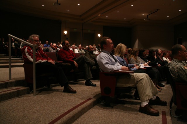 SMDC/ARSTRAT hosts Town Hall
