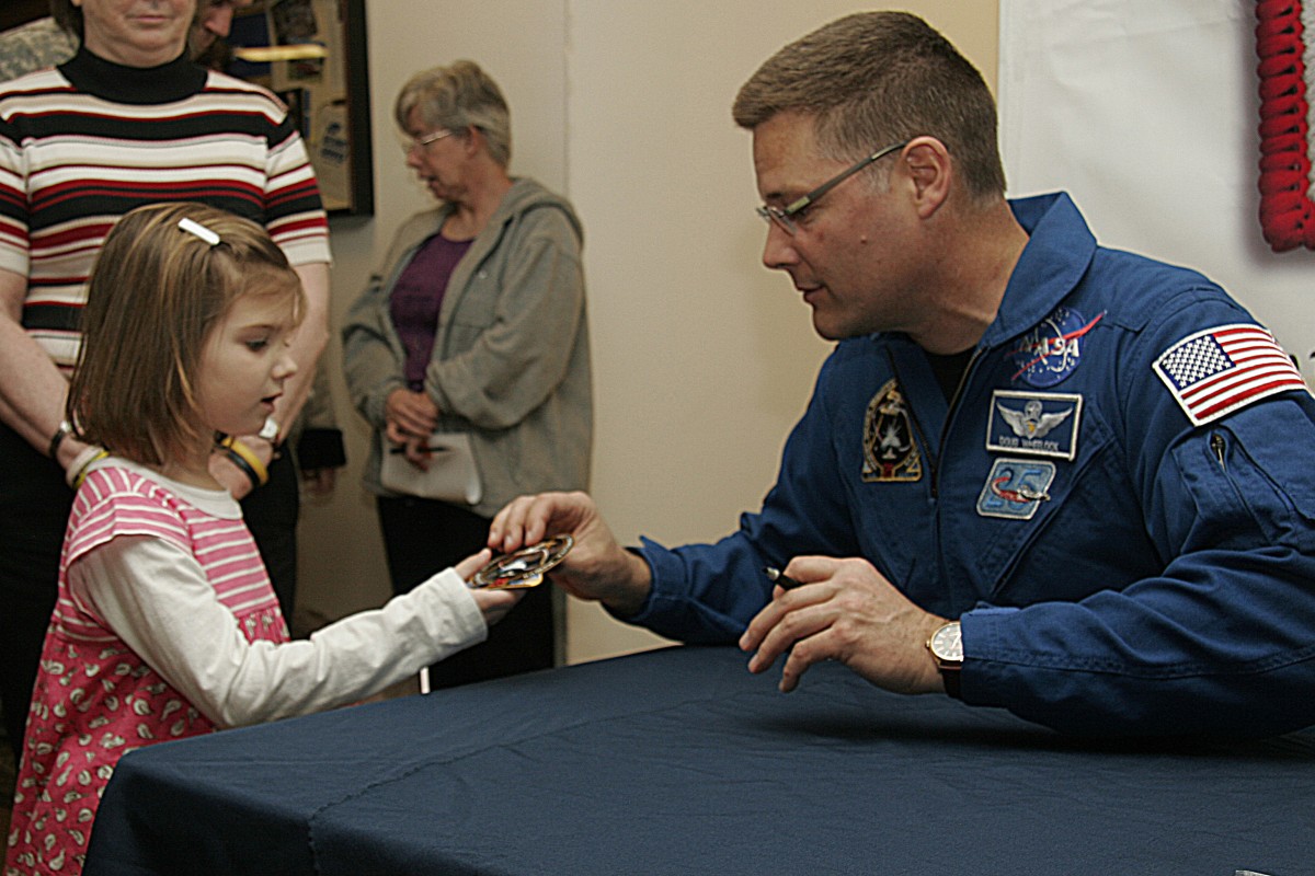 Army Astronaut goes to Turner Field, Article