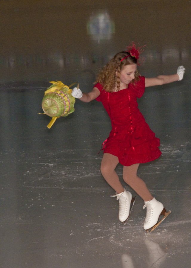 Fort Bragg&#039;s Cleland Ice Rink skaters boogie the night away