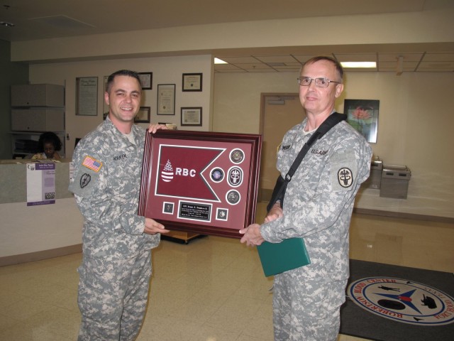 Sgt. 1st Class Houfek &amp; Lt. Col. Dombrowski