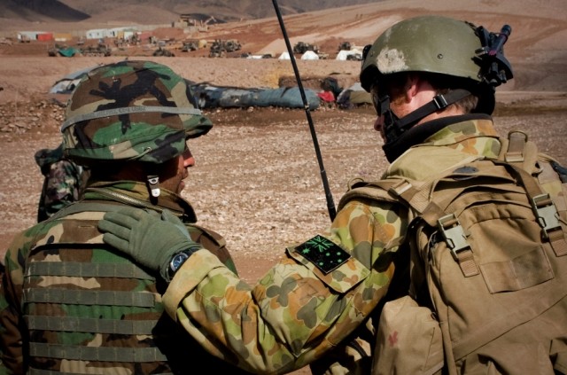 Soldiers watch as Afghans do infantry the Aussie way