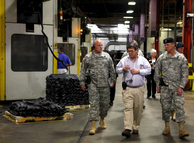 Maj. Gen. Stein tour Rubber Products