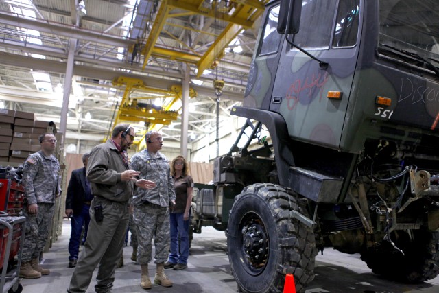 Maj. Gen. Stein tours depot operations