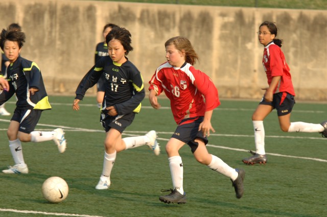 Youth sports - Army&#039;s Child, Youth and School Services instill fitness, healthy lifestyles