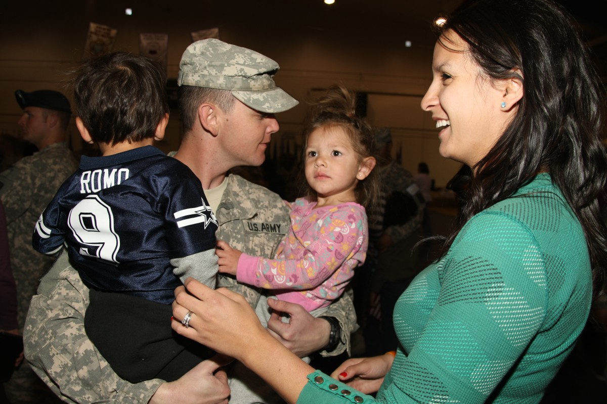 86th ESB Soldiers return after yearlong deployment | Article | The United  States Army