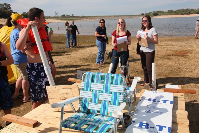Corps engineers judge high school physics regatta