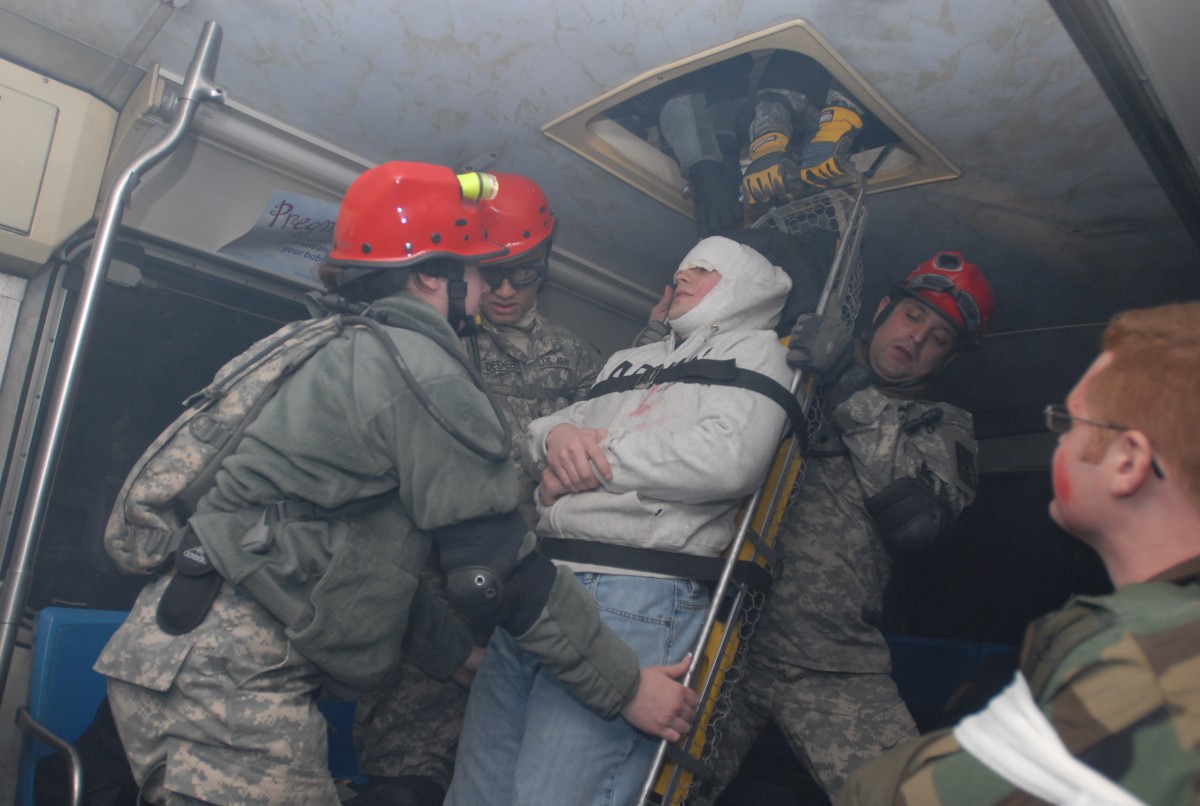 N.Y. Guardsmen, Civilian First Responders Team Up For Disaster Drill ...