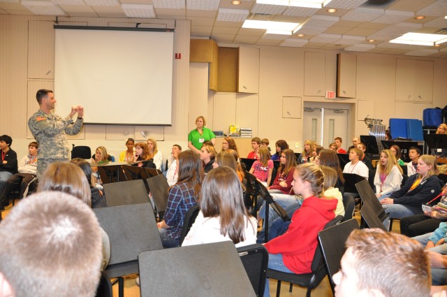 TitleStudent musicians come to FORSCOM band for professional training