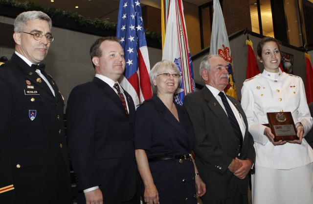 Fraser Award honors integrity, ingenuity of fallen Engineer officer