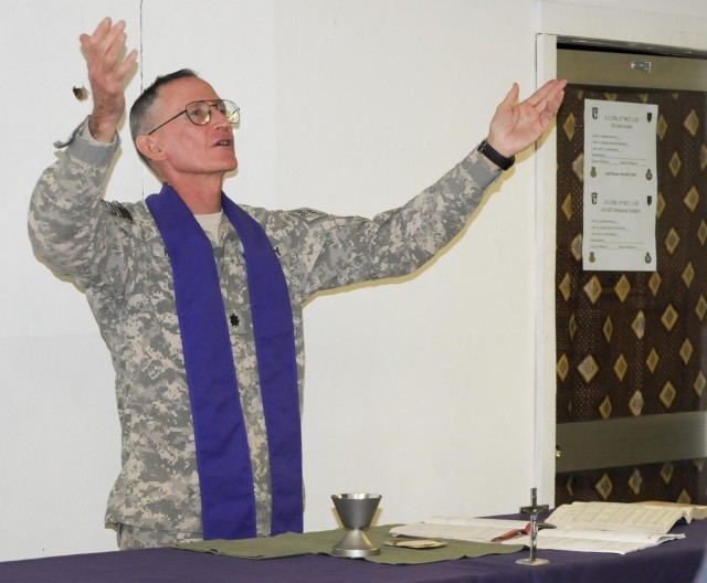 Catholic chaplain tends to deployed flock