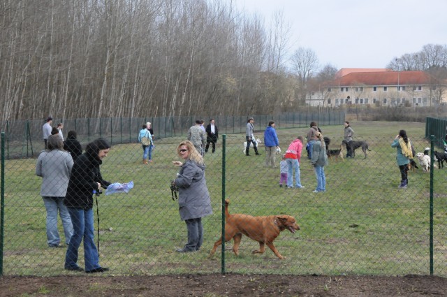 U.S. Army Garrison Grafenwoehr&#039;s new Rose Barracks dog park