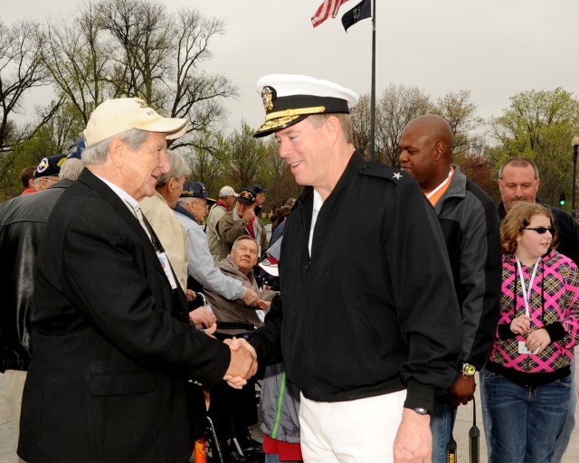 McManamon greets Honor Flight veterans