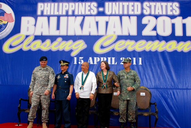 US, Philippine officials close Balikatan exercise