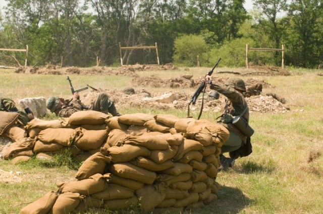 Volunteers reenact World War II during American Heroes 2011