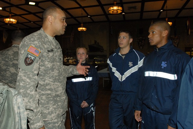 Army Reserve, Merchant Marine Academy re-affirm partnership during Career Night