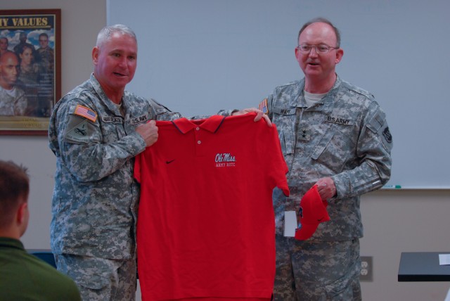 &#039;Ole Miss&#039; ROTC Hall of Fame honors Army Reserve general