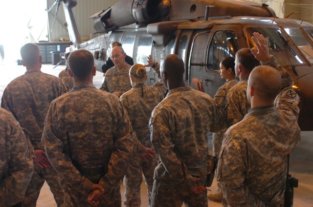 Dempsey speaks with 10th CAB Soldiers