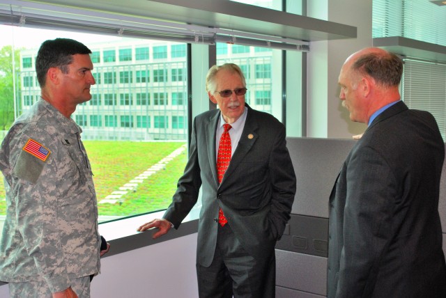 Congressman tours Army&#039;s C4ISR Center of Excellence