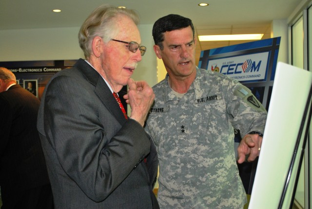 Congressman tours Army&#039;s C4ISR Center of Excellence