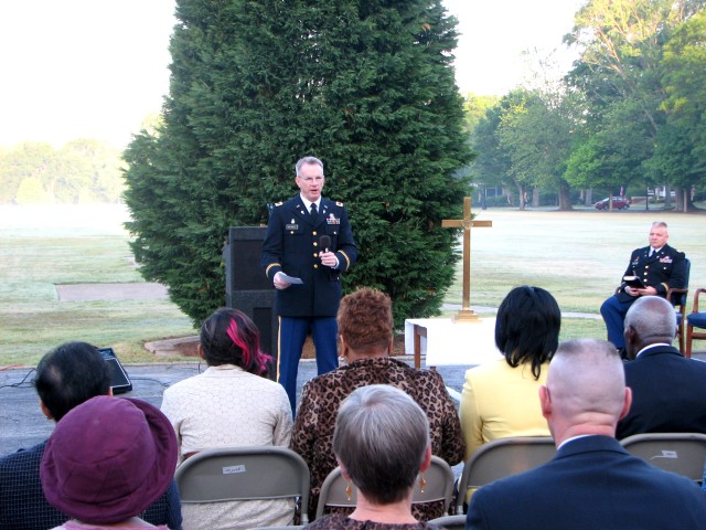Community celebrates Easter with sunrise service
