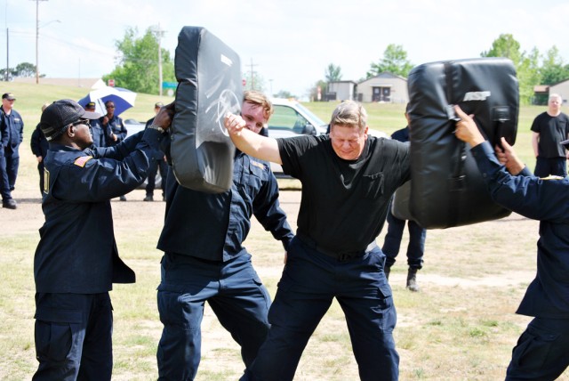 DA security guards undergo certification training