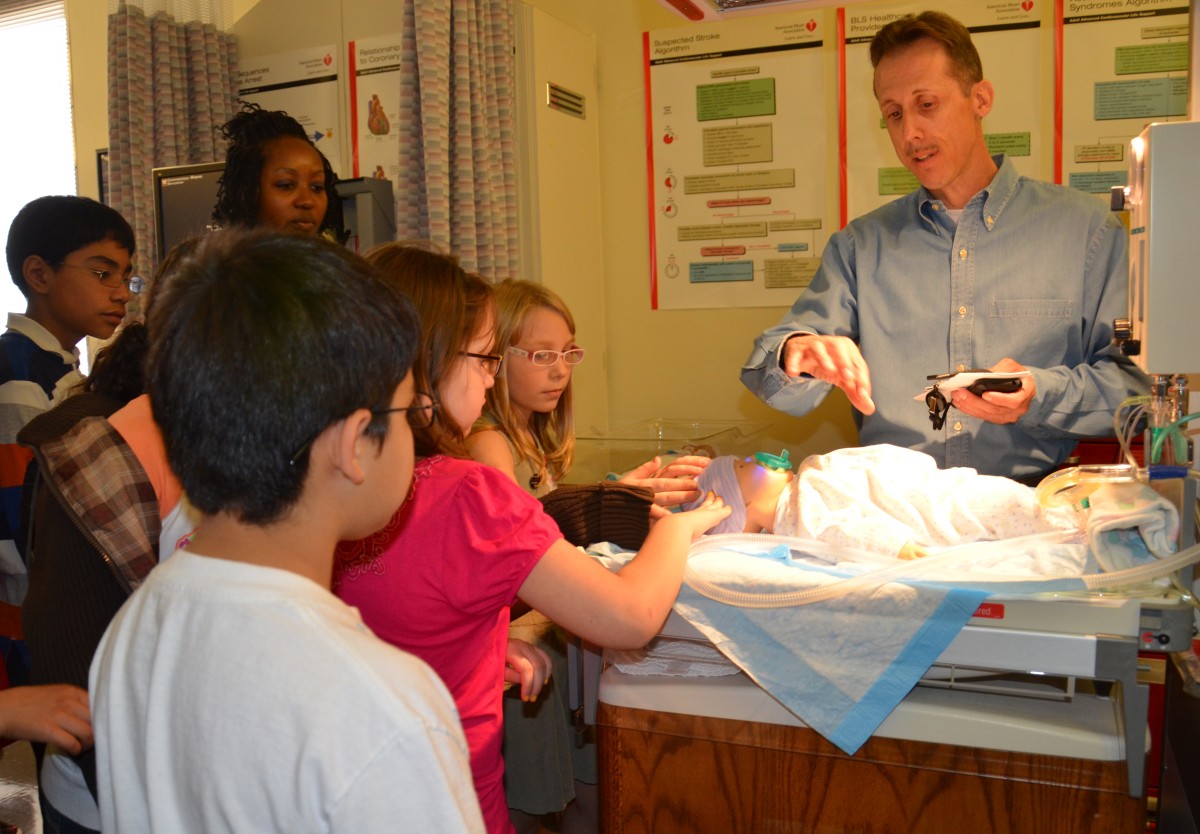 field-trip-gives-students-glimpse-of-the-medical-profession-article