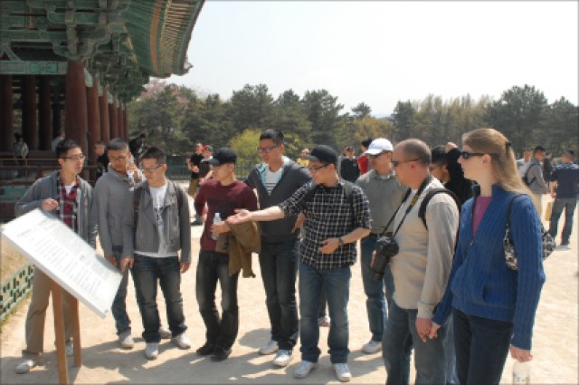 Area IV Soldiers visit Gyeongju for a historic tour