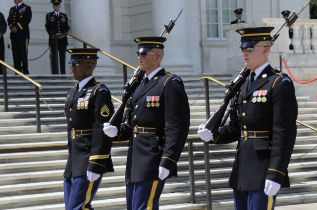 Tomb guard brothers to continue service at home state