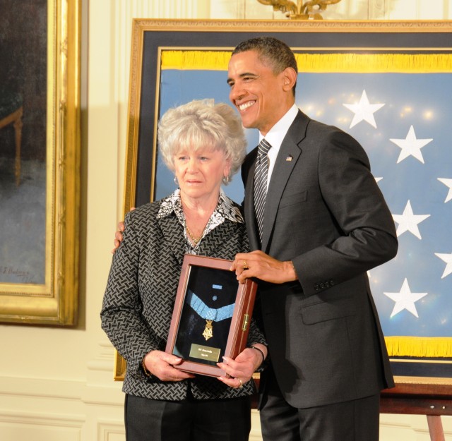 Dorothy gets MOH from Pres.