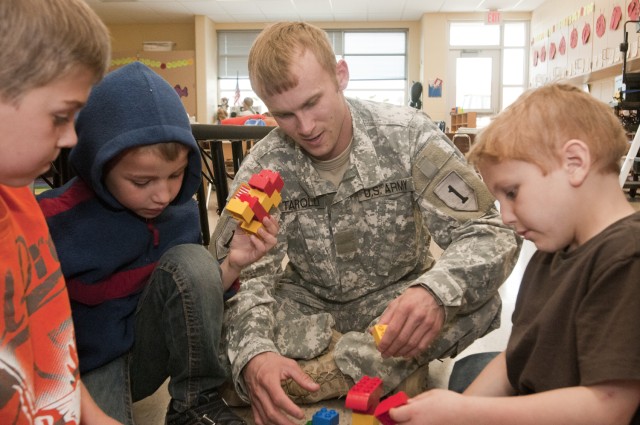 Fort Riley Soldiers visit local school
