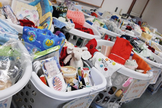 Soldiers&#039; Angels, Fort Hood celebrate babies on board