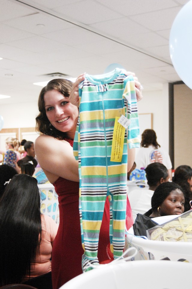 Soldiers&#039; Angels, Fort Hood celebrate babies on board