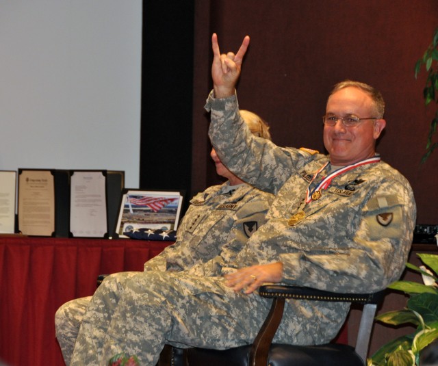 Lt. Gen. Pillsbury retires, 34
