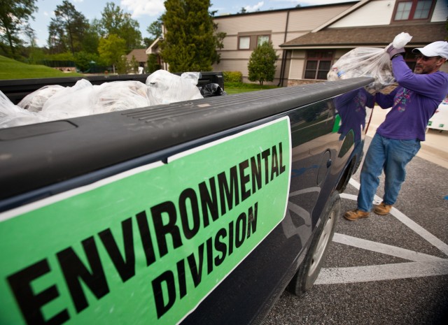 Fort Meade community cleans up