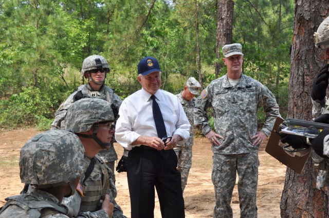 SecDef Gates Fort Jackson 20110512 055