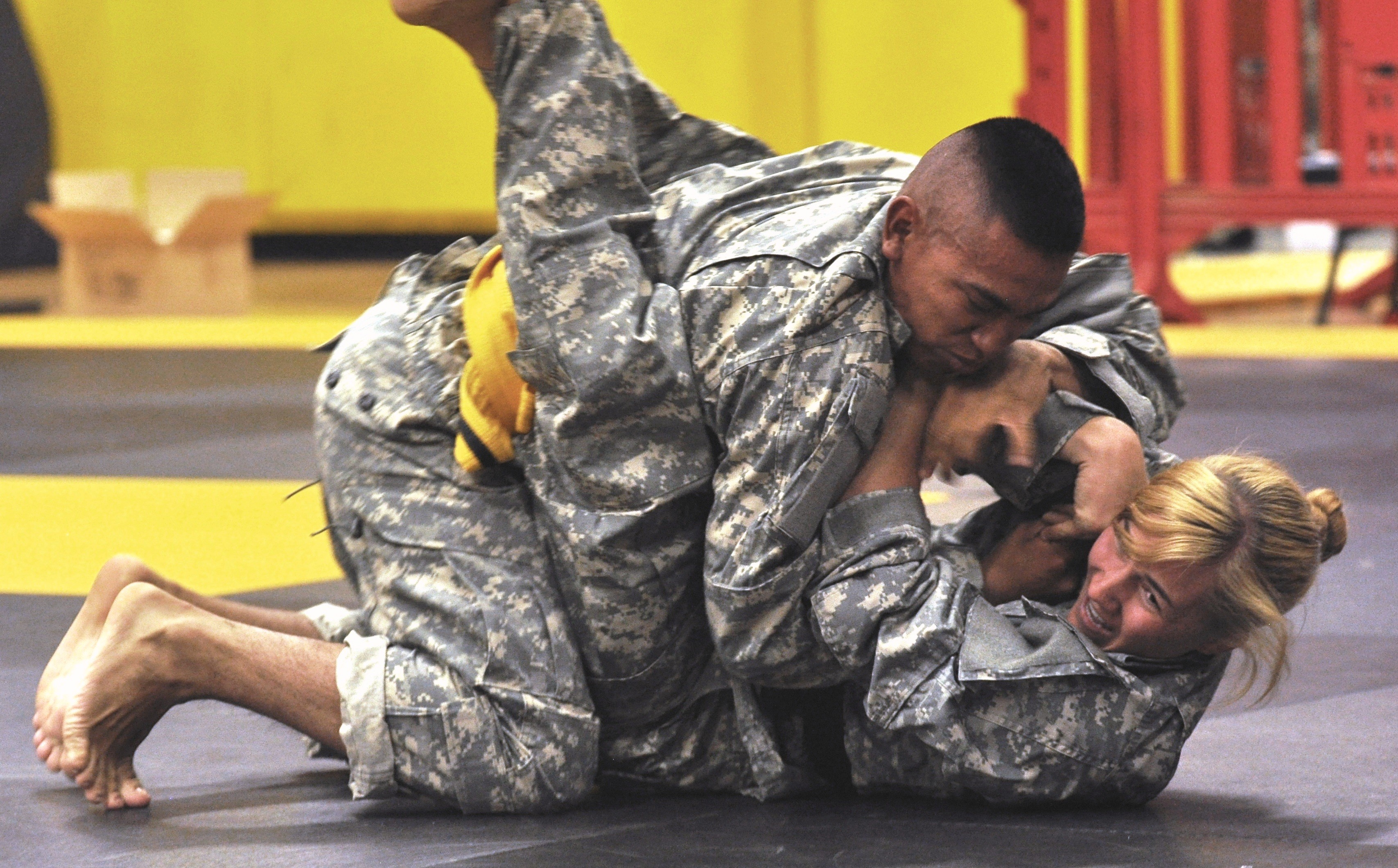 Fort Irwin Soldiers take to the mat for Warrior Challenge - Army.mil