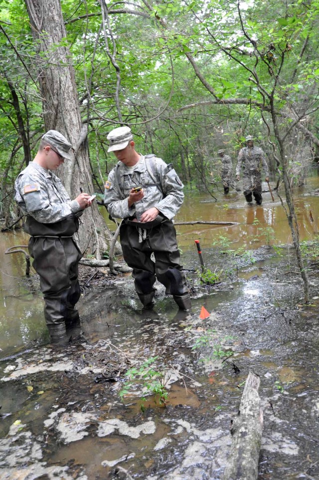 Guardsmen in Louisiana continue battle along state&#039;s waterways