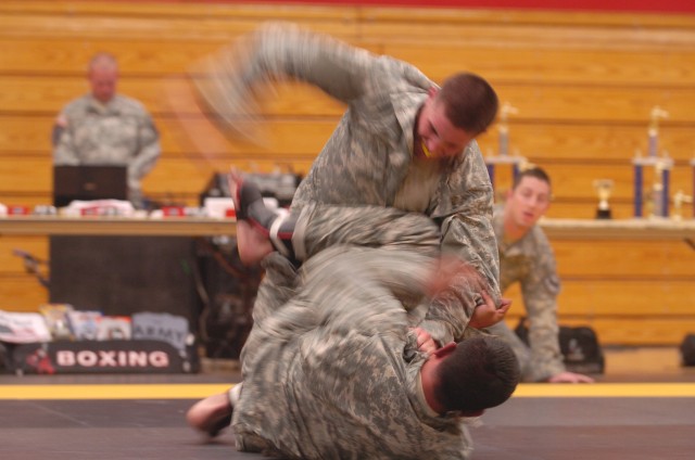 Blackhorse Troopers dominate at NTC combatives tournament