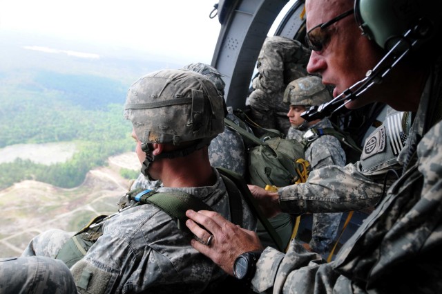 Paratroopers find their target in 2011 All American Week Jump Competition
