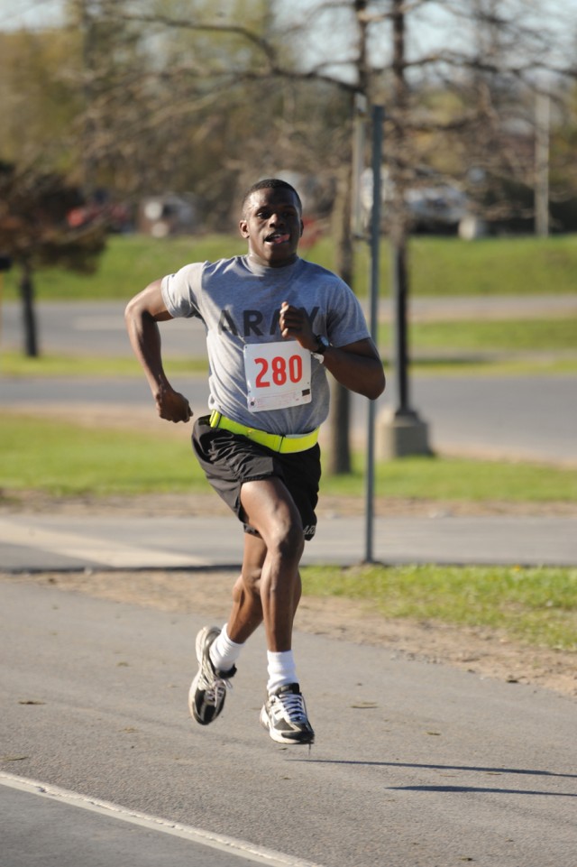 Fort Drum runners compete in Army Ten-Miler qualifier